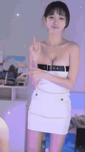 흘러내리는 화이트 오프숄더 원피스 둘기얏 윗슴부먼트