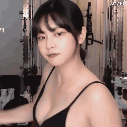 헬스하다가 돌아간 브라 정위치 시키는 QWER 쵸단