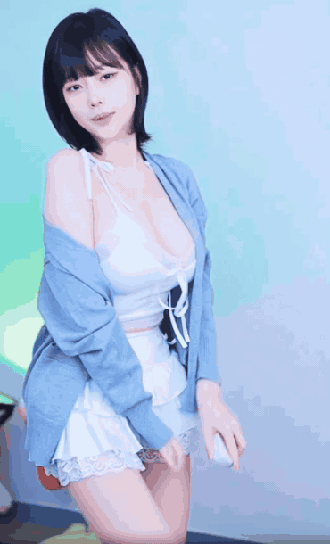 화이트 레이스 슬립 주하랑 살랑살랑 옆슴가 가슴골