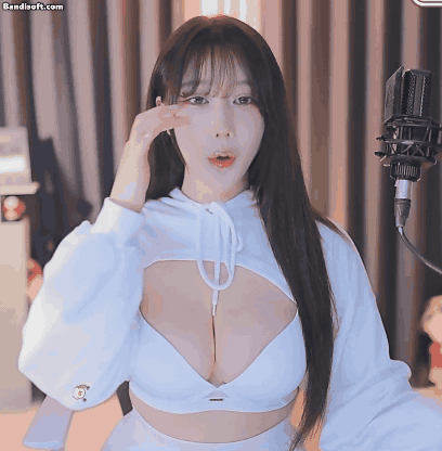시원하게 흰 생브라 가슴골 보여주는 H컵 그릴래영