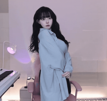 큰 거 왔다.. K컵이라는 치지직 신입 여캠 짤랑e