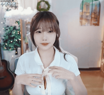 갑자기 미드 리본끈을 풀어버리는 D컵 여캠 수련수련