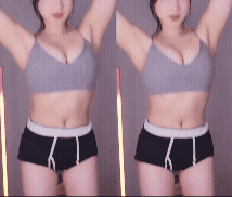 회색 끈나시 + 돌핀팬츠 명아츄 아찔한 가슴골 몸매